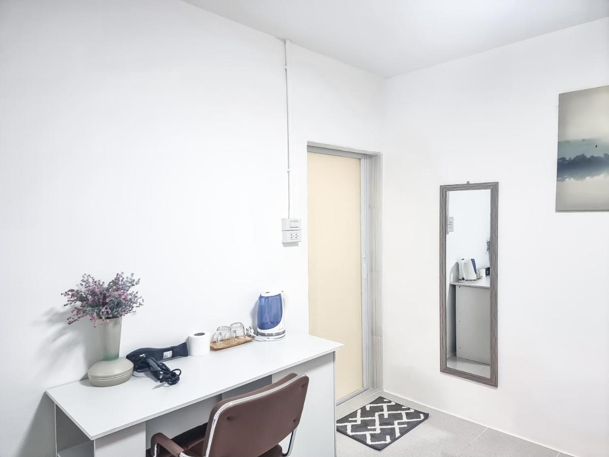 The Zai Apartment Ban Krathum Lom Exterior photo